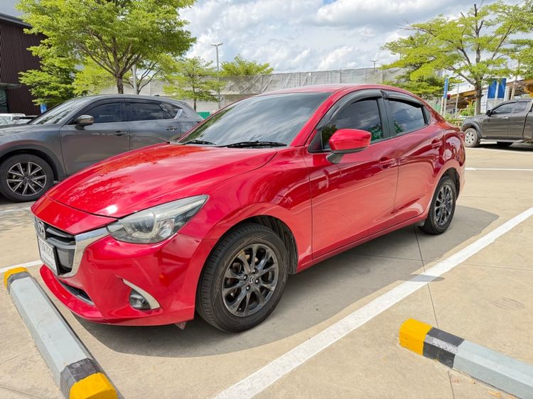 Mazda Mazda 2 2015 1.5 Skyactiv-D Sedan ดีเซล ไม่ติดแก๊ส เกียร์อัตโนมัติ แดง รูปที่ 3