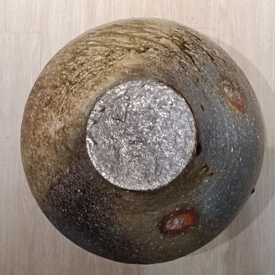 ส่งต่องานชิ้นเอก: ไหชิการากิขนาดใหญ่ (Shigaraki Ōtsubo) โดยปรมาจารย์ Takahashi Rakusai V พร้อมกล่องไม้. รูปที่ 11