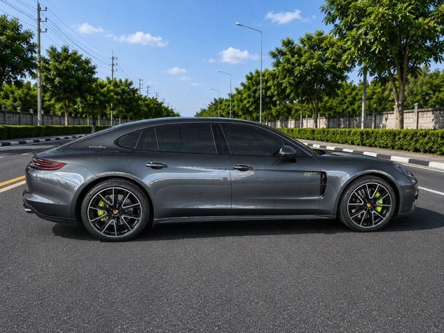 Porsche Panamera 2018 2.9 4S E-Hybrid 4WD Sedan เบนซิน ไม่ติดแก๊ส เกียร์อัตโนมัติ เทา รูปที่ 4
