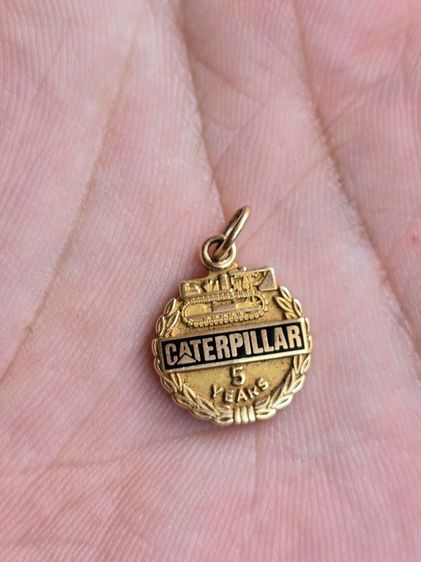 จี้งานนอก 10k USA CATERPILLAR 5 YEAR งานนอกแท้ น้ำหนักรวม 3.3กรัม 