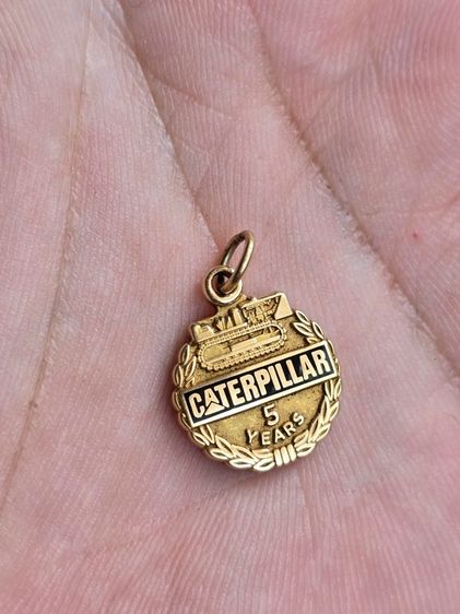 จี้งานนอก 10k USA CATERPILLAR 5 YEAR งานนอกแท้ น้ำหนักรวม 3.3กรัม  รูปที่ 3