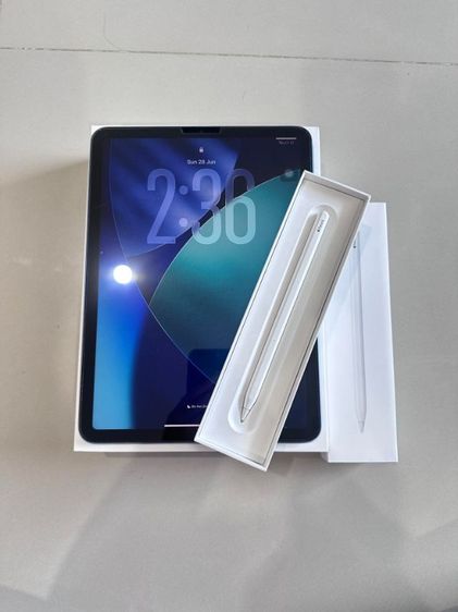 ขาย IPad Air 5 Wi-Fi  256G  สีฟ้า  Apple pencil gen 2 มือสอง