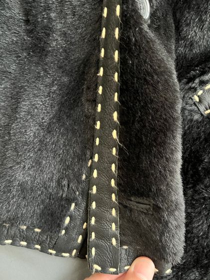 Balmain Black Reversible Lambskin Vest รูปที่ 5