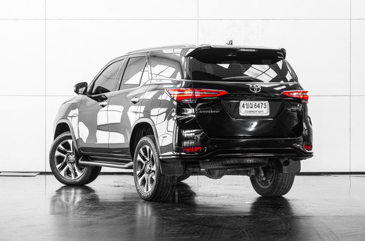 Toyota Fortuner 2021 2.8 Legender Black Top Utility-car ดีเซล ไม่ติดแก๊ส เกียร์อัตโนมัติ ดำ รูปที่ 4