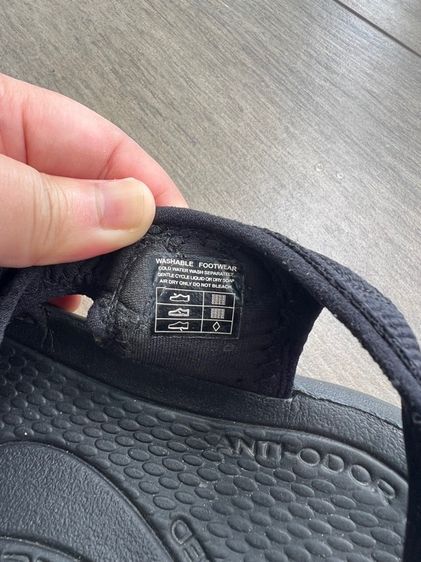 KEEN Newport H2 สี Triple Black (สีดำล้วน) รูปที่ 4