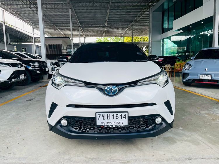 Toyota C-HR 2019 1.8 HV Hi Sedan ไฮบริด ไม่ติดแก๊ส เกียร์อัตโนมัติ ขาว รูปที่ 3