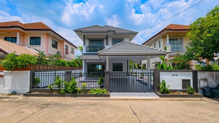 อื่นๆ ตกแต่งครบ ขายบ้านเดี่ยว 2 ชั้น เต็มสิริ พาร์ค 2 ถนนมิตรไมตรี 61.9 ตรว. 4 นอน 2 น้ำ มีพื้นที่สวนรอบบ้าน