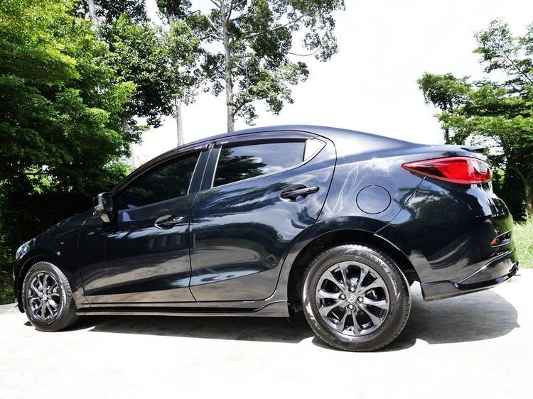 Mazda Mazda 2 2017 1.3 High Connect Sedan เบนซิน ไม่ติดแก๊ส เกียร์อัตโนมัติ ดำ รูปที่ 3