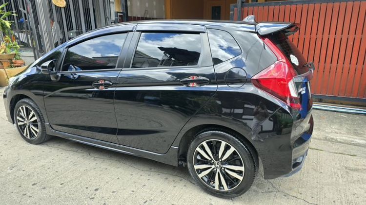 รถ Honda Jazz 1.5 RS i-VTEC สี ดำ