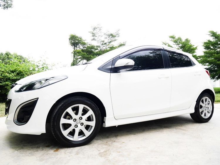 Mazda Mazda 2 2013 1.5 Sports Groove Sedan เบนซิน ไม่ติดแก๊ส เกียร์อัตโนมัติ ขาว