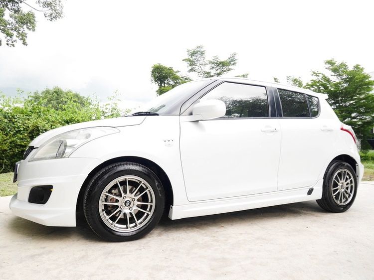 รถ Suzuki Swift 1.2 GL สี ขาว