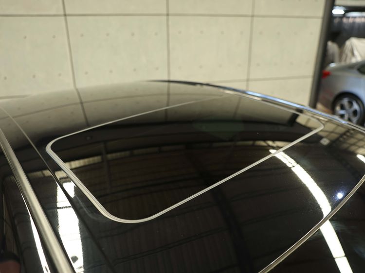 Toyota Camry 2022 2.5 HEV Premium Luxury Sedan ไฮบริด ไม่ติดแก๊ส เกียร์อัตโนมัติ ดำ รูปที่ 4