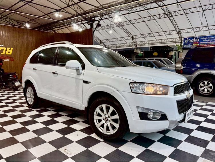 รถ Chevrolet Captiva 2.0 LSX สี ขาว