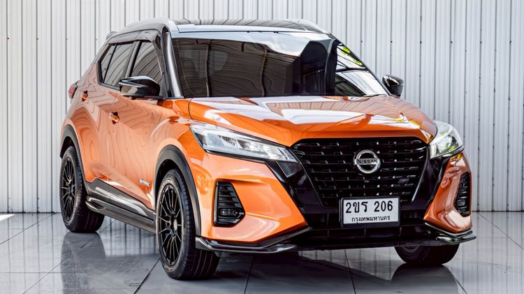 รถ Nissan Kicks 1.2 VL สี ส้ม