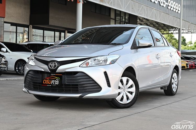 รถ Toyota Vios 1.5 Entry สี บรอนซ์เงิน