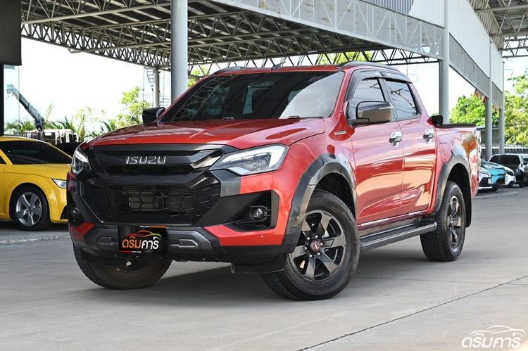 รถ Isuzu D-MAX 3.0 Vcross M 4WD สี ส้ม