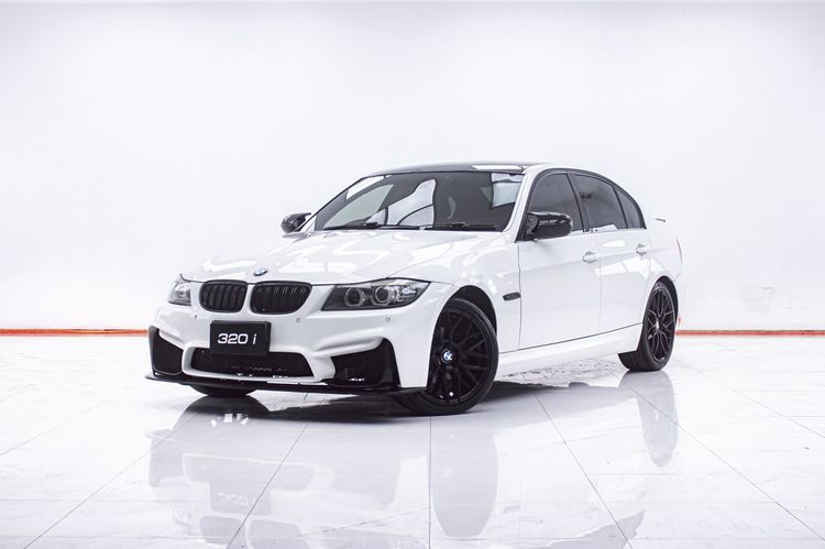 รถ BMW Series 3 320i สี ขาว