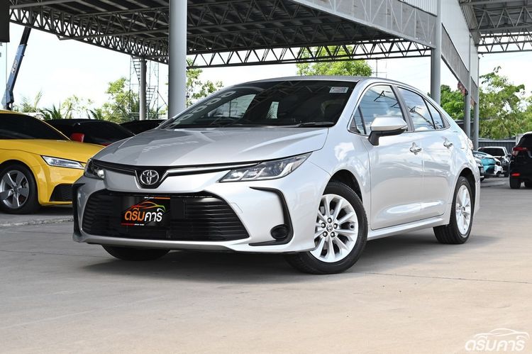 รถ Toyota Altis 1.6 G สี บรอนซ์เงิน