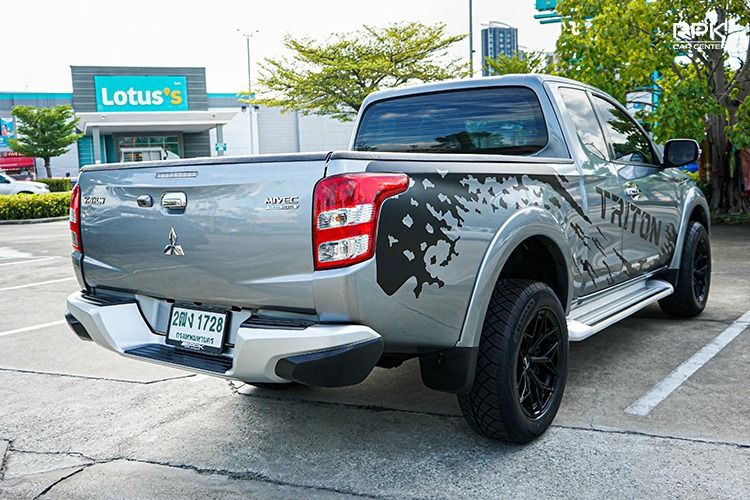 Mitsubishi Triton 2017 2.4 GLS Limited Plus Pickup ดีเซล ไม่ติดแก๊ส เกียร์ธรรมดา เทา รูปที่ 4