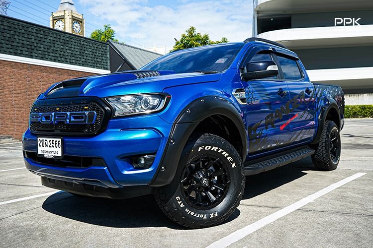 รถ Ford Ranger 2.2 Hi-Rider XLT สี น้ำเงิน