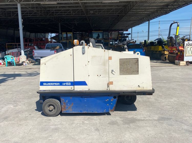รถกวาดถนนดูดฝุ่น HOWA  รุ่น HF63  รถเก่านอกนำเข้า รูปที่ 4