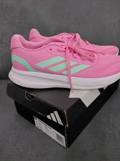 รองเท้า Adidas 