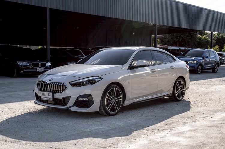รถ BMW Series 2 220i สี ขาว