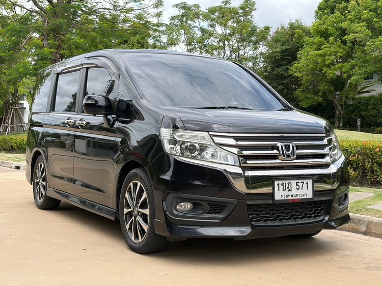รถ Honda Stepwagon 2.0 EL สี ดำ