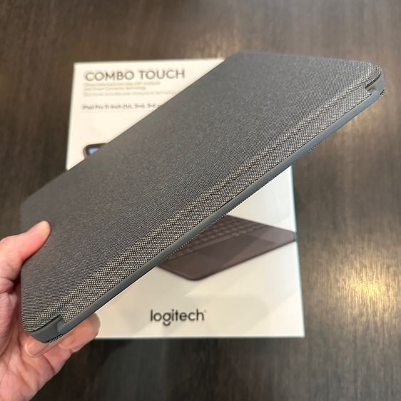 Logitech Combo Touch เคสคีย์บอร์ด สำหรับ iPad Pro 11-inch (1st, 2nd, 3rd, 4th gen) รูปที่ 5