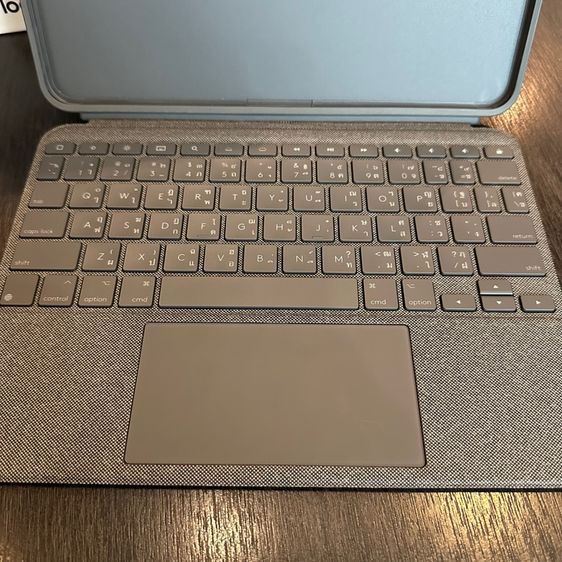 Logitech Combo Touch เคสคีย์บอร์ด สำหรับ iPad Pro 11-inch (1st, 2nd, 3rd, 4th gen)