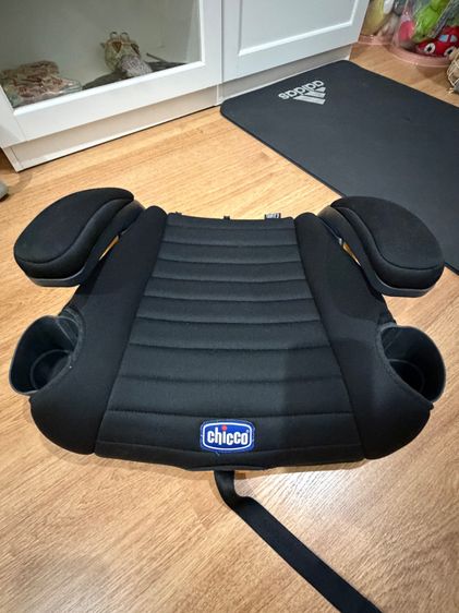 ￼CHICCO Go Fit Plus Backless Booster Car Seat คาร์ซีท บูสเตอร์ซีท เบาะเสริม รองรับ Isofix
