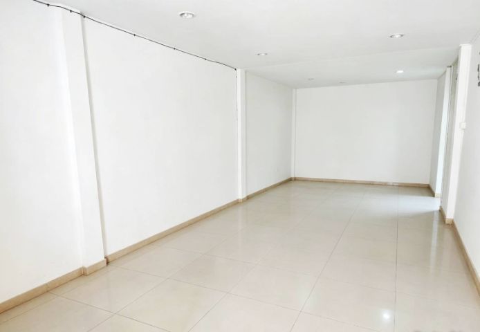 ไม่มี ใช่ Town House,Home Office, only ฿ 65,000, 4 BR  only 400 m. to Prompong BTS  รูปที่ 2