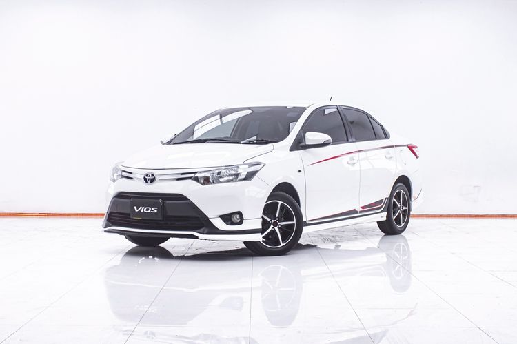 รถ Toyota Vios 1.5 Trd Sportivo สี ขาว