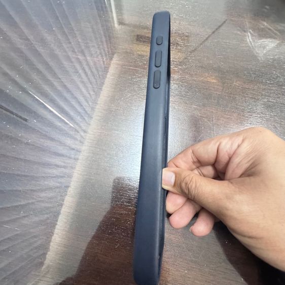 เคสกำมะหยี่ วัสดุดีนุ่มมือ ใส่ ไอโฟน 15 promax รูปที่ 4