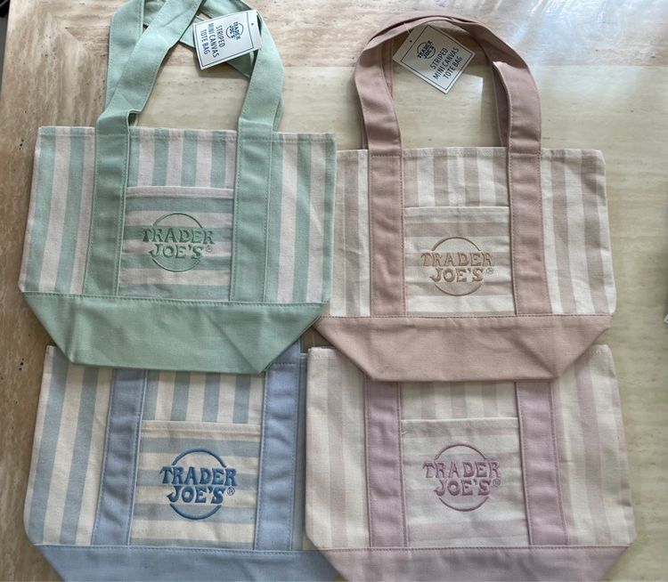 อื่นๆ ผ้า ไม่ระบุ หลากสี Trader Joe’s Mini Stripe Tote Bag 2026 จาก USA Limite Edition