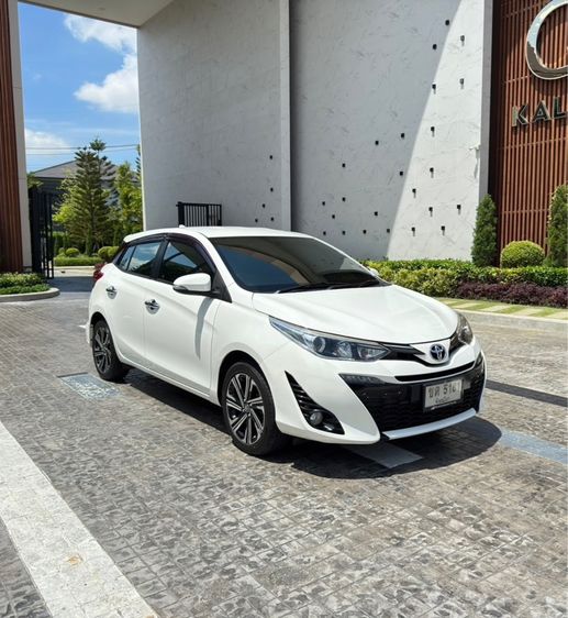 รถ Toyota Yaris 1.2 G สี ขาว