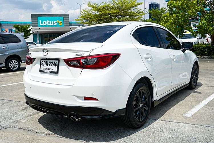 Mazda Mazda 2 2020 1.3 High Connect Sedan เบนซิน ไม่ติดแก๊ส เกียร์อัตโนมัติ ขาว รูปที่ 4