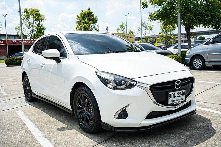 Mazda Mazda 2 2020 1.3 High Connect Sedan เบนซิน ไม่ติดแก๊ส เกียร์อัตโนมัติ ขาว รูปที่ 3