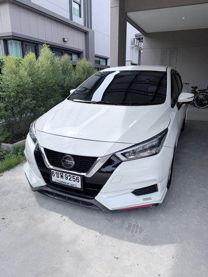 รถ Nissan Almera 1.0 V สี ขาว