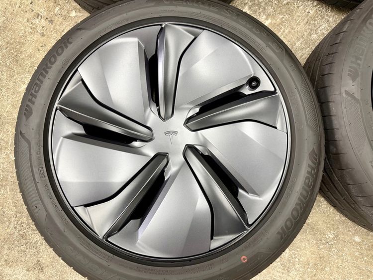 ล้อแม็ก TESLA MODEL Y JIUNIPER ขอบ 19” ถอดป้ายแดง ยาง HANKOOK 255-45R19 ปี 26 สีเส้นตุ่มหน้ายางยังอยู่ครบ รูปที่ 6