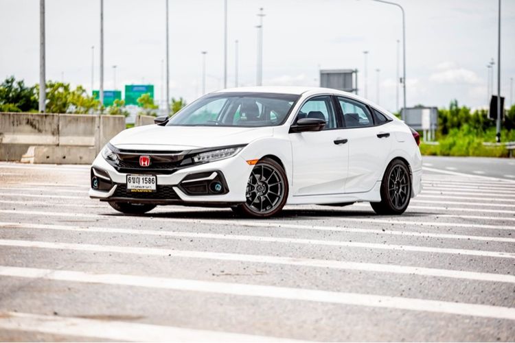 รถ Honda Civic 1.8 EL i-VTEC สี ขาว