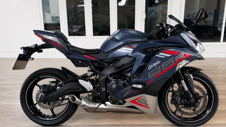 2021 Kawasaki Ninja ZX-25R (รถ 3 เดือน)