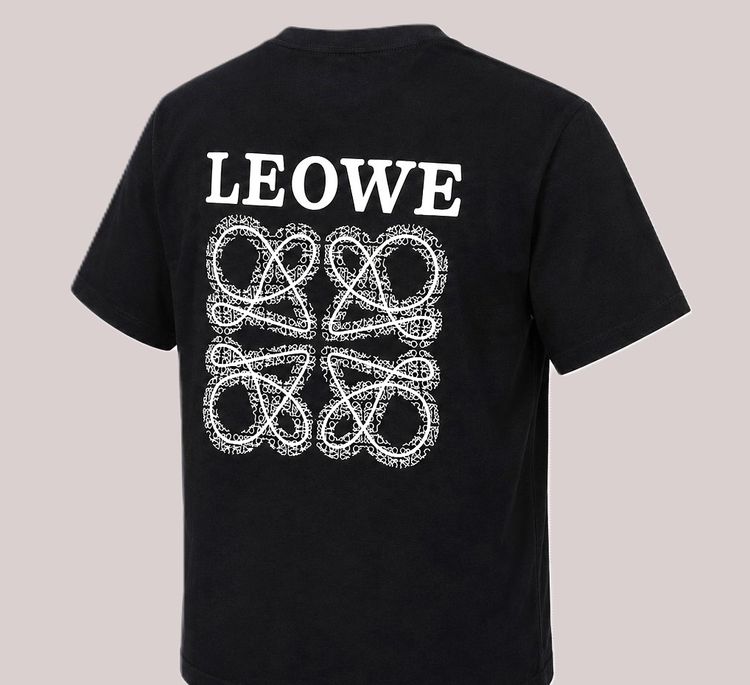 LOEWE Anagram Logo T Shirt in Black รูปที่ 5