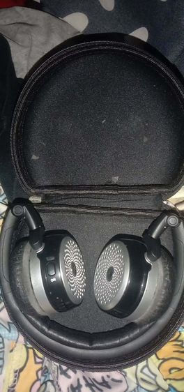 Mercedes-Benz AKG P104 Wireless Headphones 