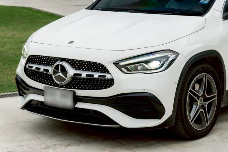 Mercedes-Benz GLA-Class 2023 GLA200 Sedan เบนซิน ไม่ติดแก๊ส เกียร์อัตโนมัติ ขาว รูปที่ 2