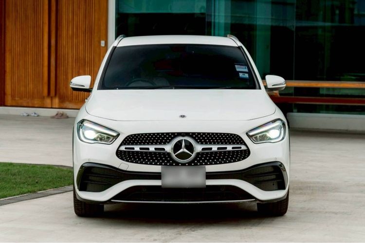 รถ Mercedes-Benz GLA-Class GLA200 สี ขาว