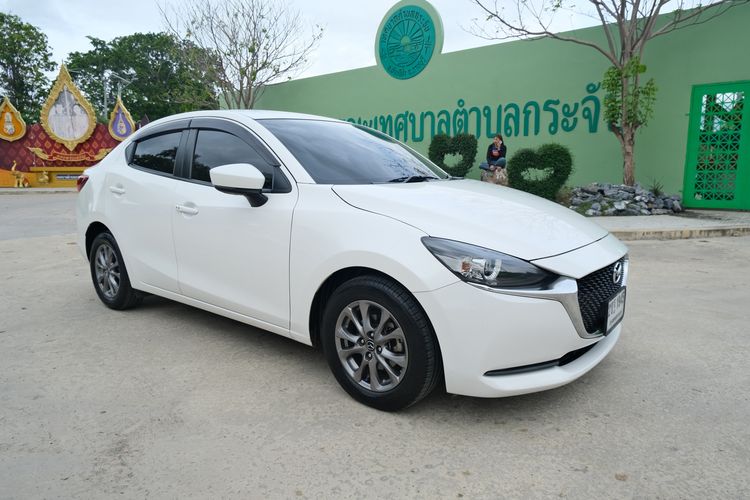 รถ Mazda Mazda 2 1.3 C สี ขาว