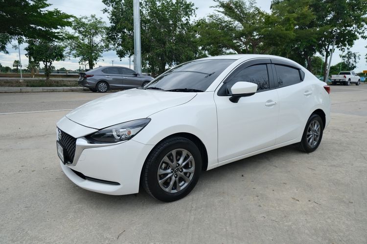 Mazda Mazda 2 2021 1.3 C Sedan เบนซิน ไม่ติดแก๊ส เกียร์อัตโนมัติ ขาว รูปที่ 3