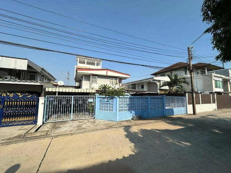 ขายบ้านเดี่ยว หมู่บ้านเสรี พระราม 9 ที่ดิน 74 ตร.ว 5 ห้องนอน ใกล้ เดอะไนน์ ใกล้ ม.รามคำแหง ถนนกว้างน่าอยู่ ใกล้ The nine rama9 มอเตอร์เวย์ ส รูปที่ 3