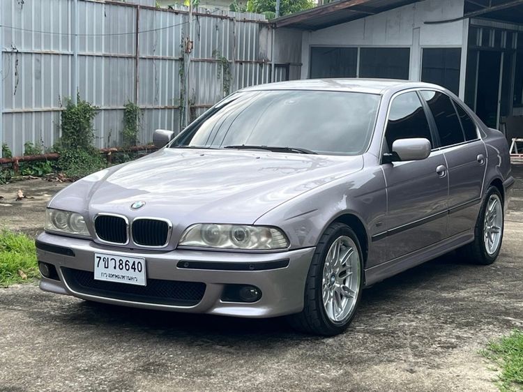 รถ BMW Series 5 523i สี เทา